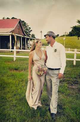 Mandi and Matt at Kenilworth Homestead