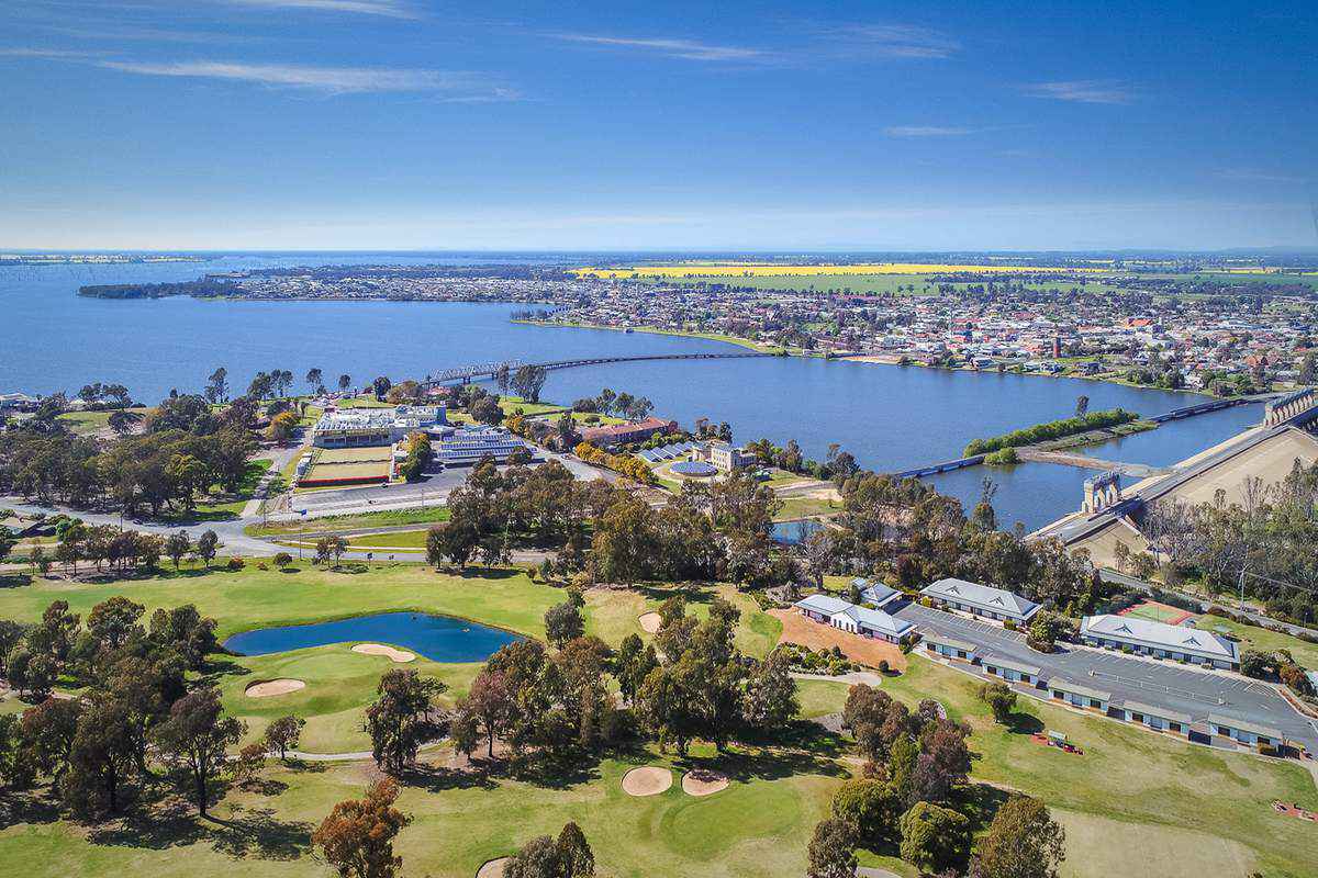 Yarrawonga Mulwala Golf Resort Weddings