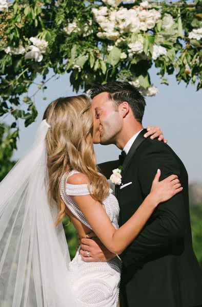 Couple's Kiss - Nadia and James Bartel Wedding at Baie Wines