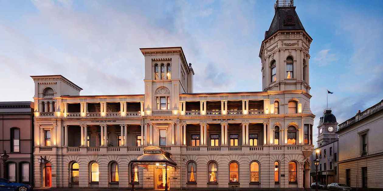 Craig's Royal Hotel Wedding Venue in Victoria