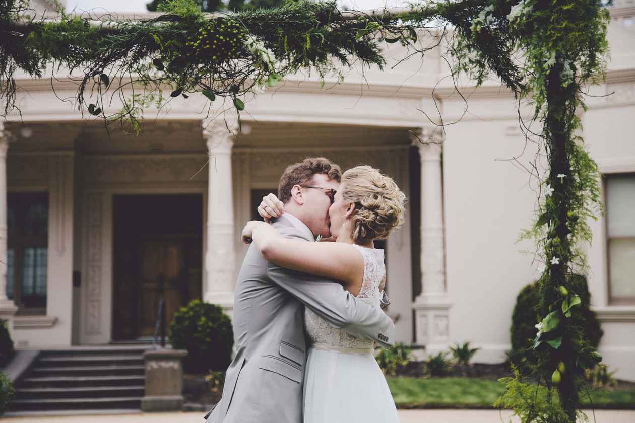 Hannah and Daniel at Billilla Gardens