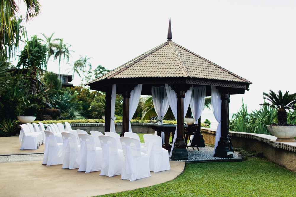 Reyna and Adam at Villa Botanica