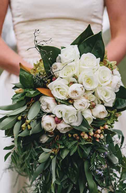 Wedding Dress by Wedding Gown by Oscar de la Renta at Real Weddings