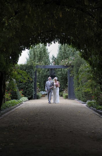 Julie and Alex at Alowyn Gardens