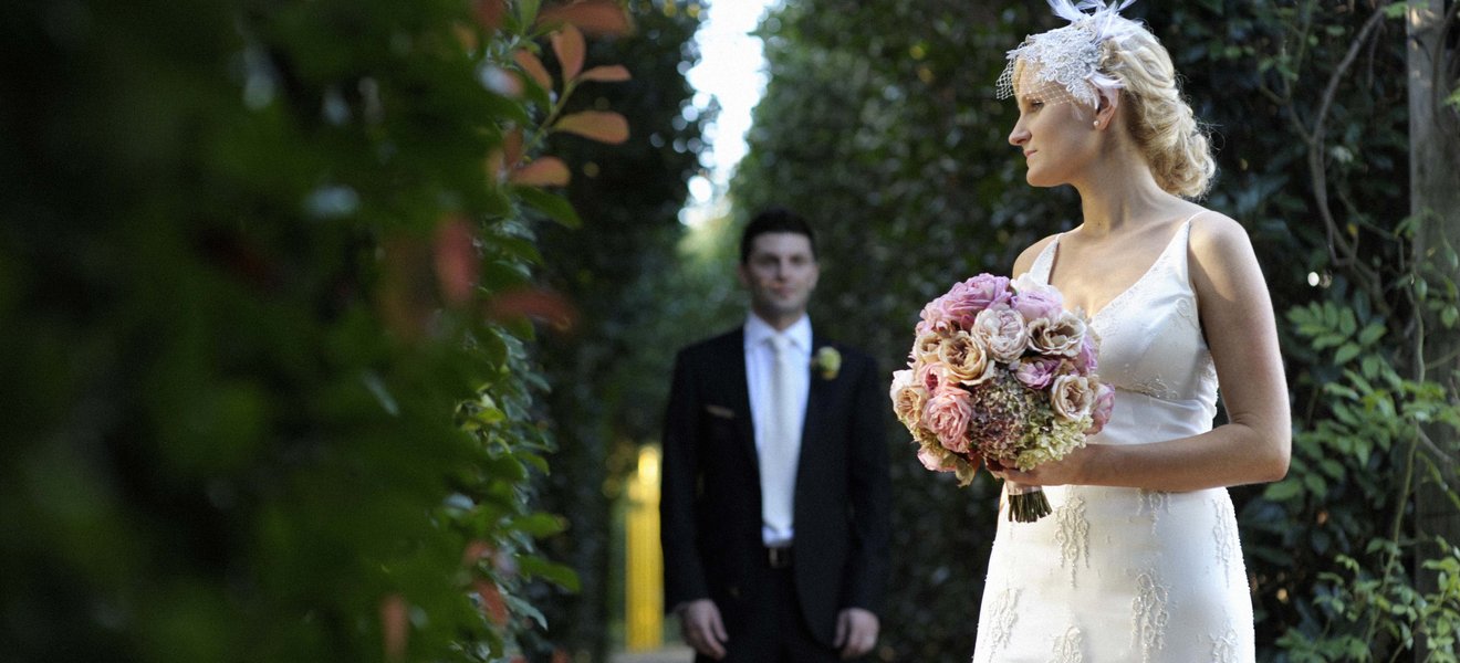 Julie and Alex at Alowyn Gardens