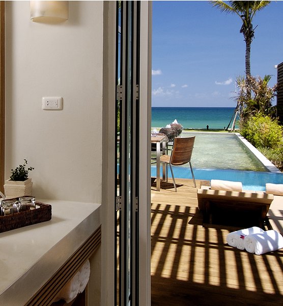 aleenta-phuket-pool-suites2.jpg