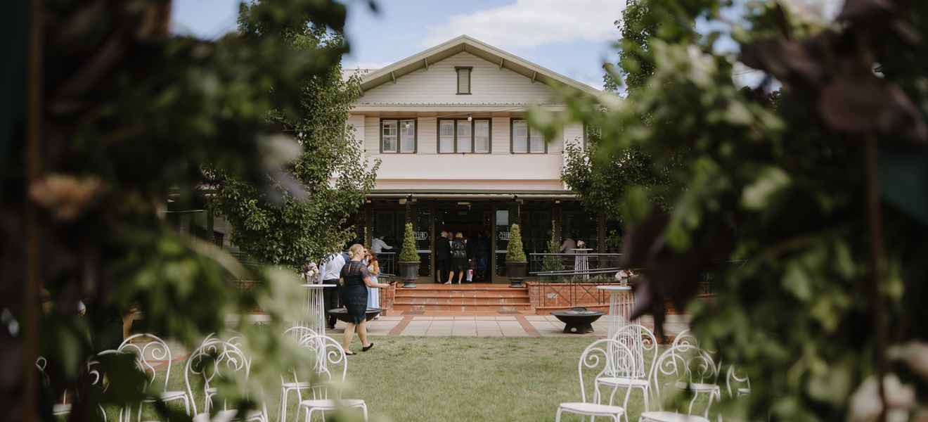 Hotel Kurrajong Best Garden Weddings