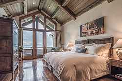 Blanket Bay - Lodge Room