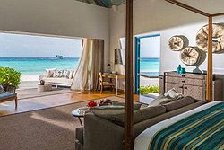 The Four Seasons, Landaa Giraavaru