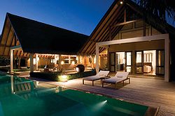 The Four Seasons, Landaa Giraavaru