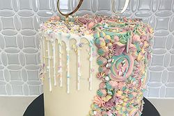 Lil Crumbs Designer Cakes