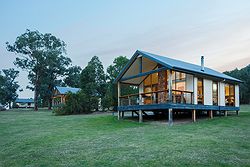 Yering Gorge Cottages by The Eastern Golf Club Weddings